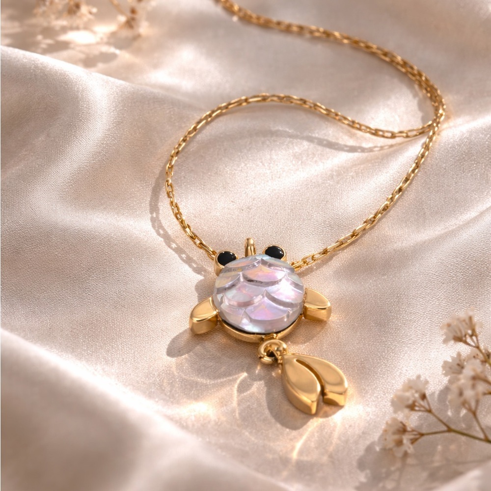 Cute Fish Pendant Necklace – Gold Iridescent Charm